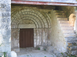 entrada de la iglesia
